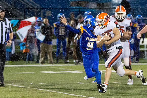 002-10-07-16-byrd-fball-9921
