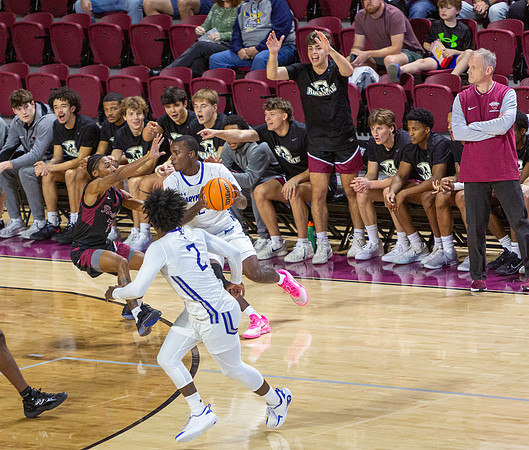 012-R-11-15-25-ROA COLLEGE-Bball-8577