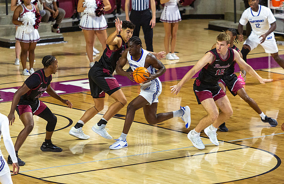 015-R-11-15-25-ROA COLLEGE-Bball-8583