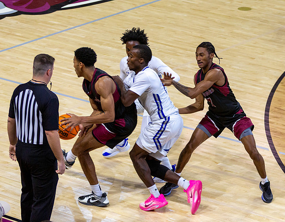 020-R-11-15-25-ROA COLLEGE-Bball-8591