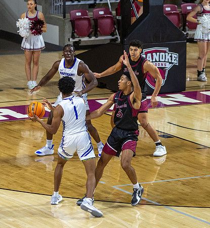032-R-11-15-25-ROA COLLEGE-Bball-8618