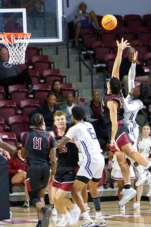 062-J-11-15-25-RoaCollege-Bball-7
