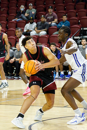 066-J-11-15-25-RoaCollege-Bball-16