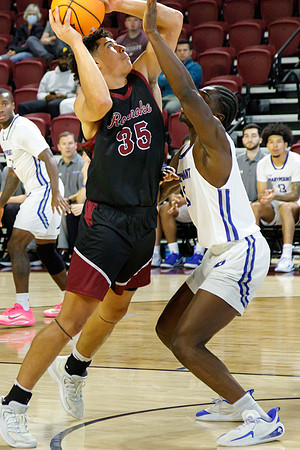 067-J-11-15-25-RoaCollege-Bball-17