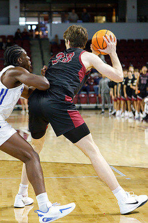 076-J-11-15-25-RoaCollege-Bball-50
