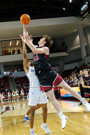 083-J-11-15-25-RoaCollege-Bball-74