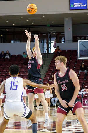098-J-11-15-25-RoaCollege-Bball-163