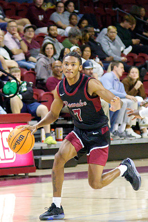 105-J-11-15-25-RoaCollege-Bball-180