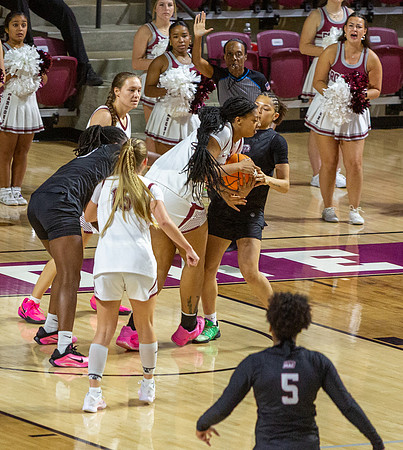 021-R-11-15-25-ROA COLLEGE-Bball-8790