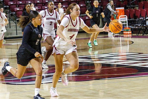 045-J-11-15-25-RoaCollege-Bball-202