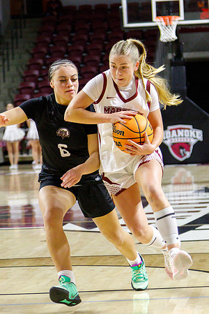 056-J-11-15-25-RoaCollege-Bball-220