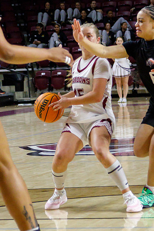 065-J-11-15-25-RoaCollege-Bball-247