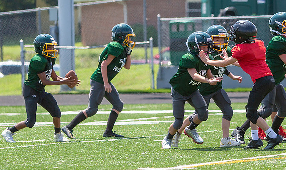 R-08-16-25-Glenvar-CS-Youth-Fball-4071