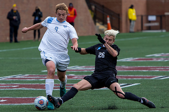 67-j-12-03-16-ncaa-soccer championship-2223
