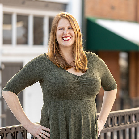Stephanie-Headshots-01-24-22-7037-875x875