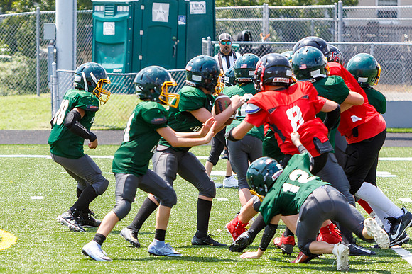 J-08-16-25-Youth-Fball-Glevar-CS-196