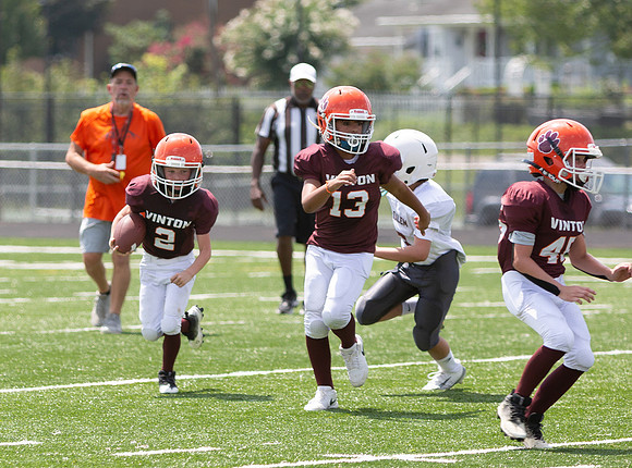R-08-16-25-Salem-Vinton-Youth-Fball-3890