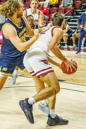 15 J-01-03-24-Roa-Colg-Mens-Bball-8774