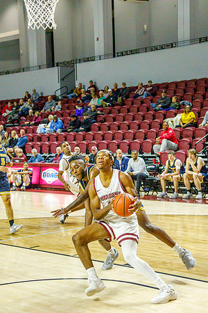 28 J-01-03-24-Roa-Colg-Mens-Bball-8794