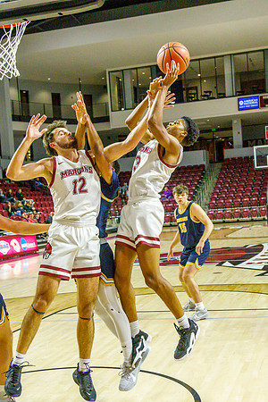 50 J-01-03-24-Roa-Colg-Mens-Bball-8833