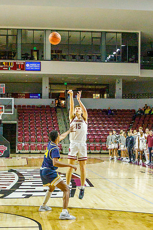64 J-01-03-24-Roa-Colg-Mens-Bball-8847