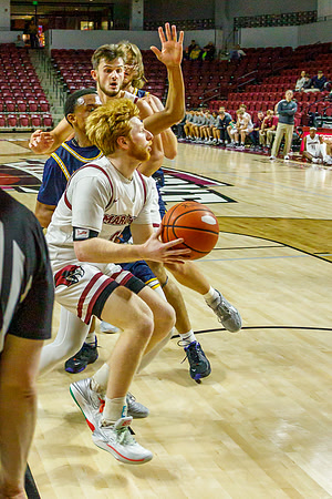 70 J-01-03-24-Roa-Colg-Mens-Bball-8855