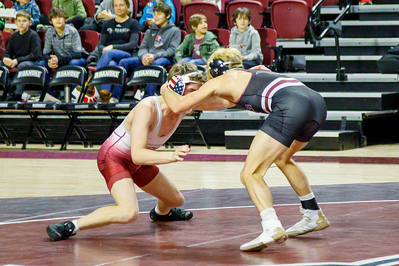 3 J-01-18-24-RoaCol-Wrestle-9408