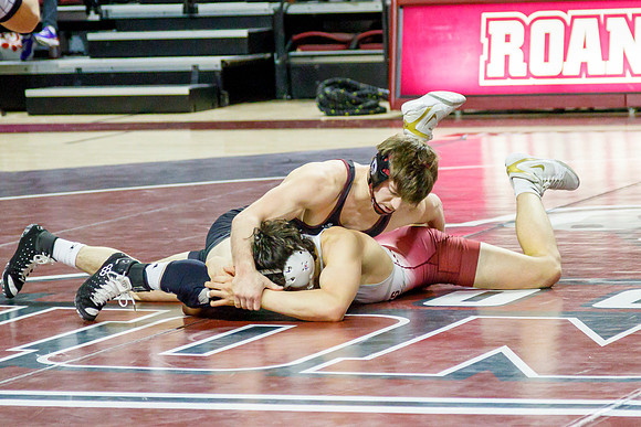 17 J-01-18-24-RoaCol-Wrestle-9440