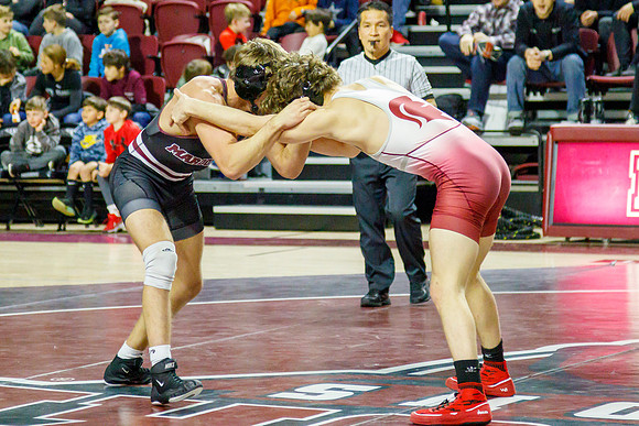 34 J-01-18-24-RoaCol-Wrestle-9475