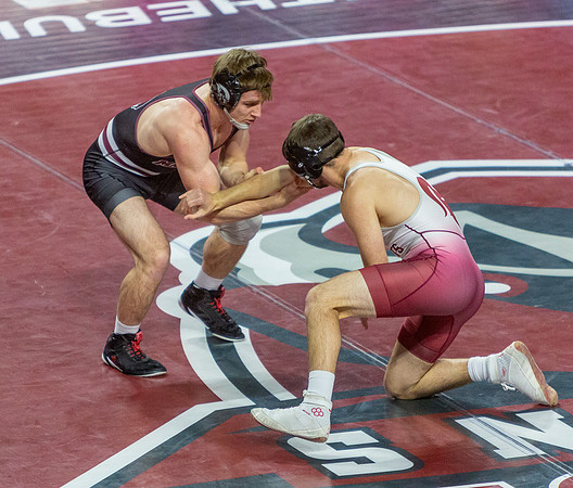 70 20-R-01-18-24-RoaCol-Wrestling-9525