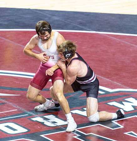 75 25-R-01-18-24-RoaCol-Wrestling-9559
