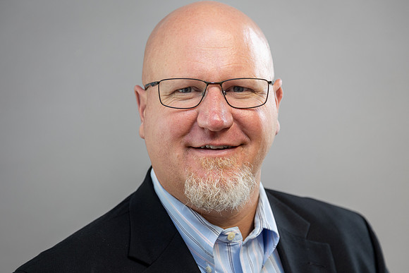 09-Jason Boothe Headshot-2258