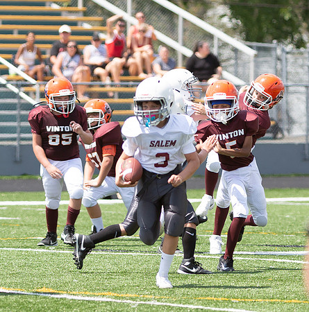 R-08-16-25-Salem-Vinton-Youth-Fball-3940