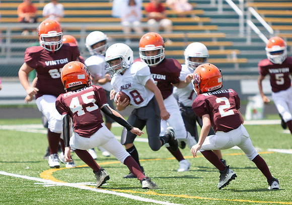 R-08-16-25-Salem-Vinton-Youth-Fball-3931