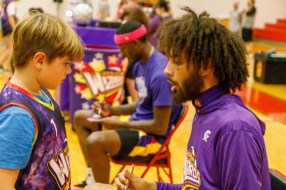 01 J-10-01-24-JR-Wizards-4837 October
