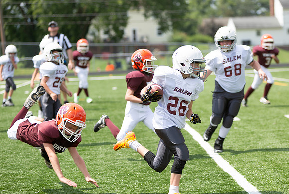 R-08-16-25-Salem-Vinton-Youth-Fball-3827