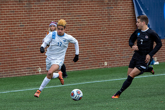 40-j-12-03-16-ncaa-soccer championship-2153