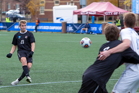 29-j-12-03-16-ncaa-soccer championship-2044